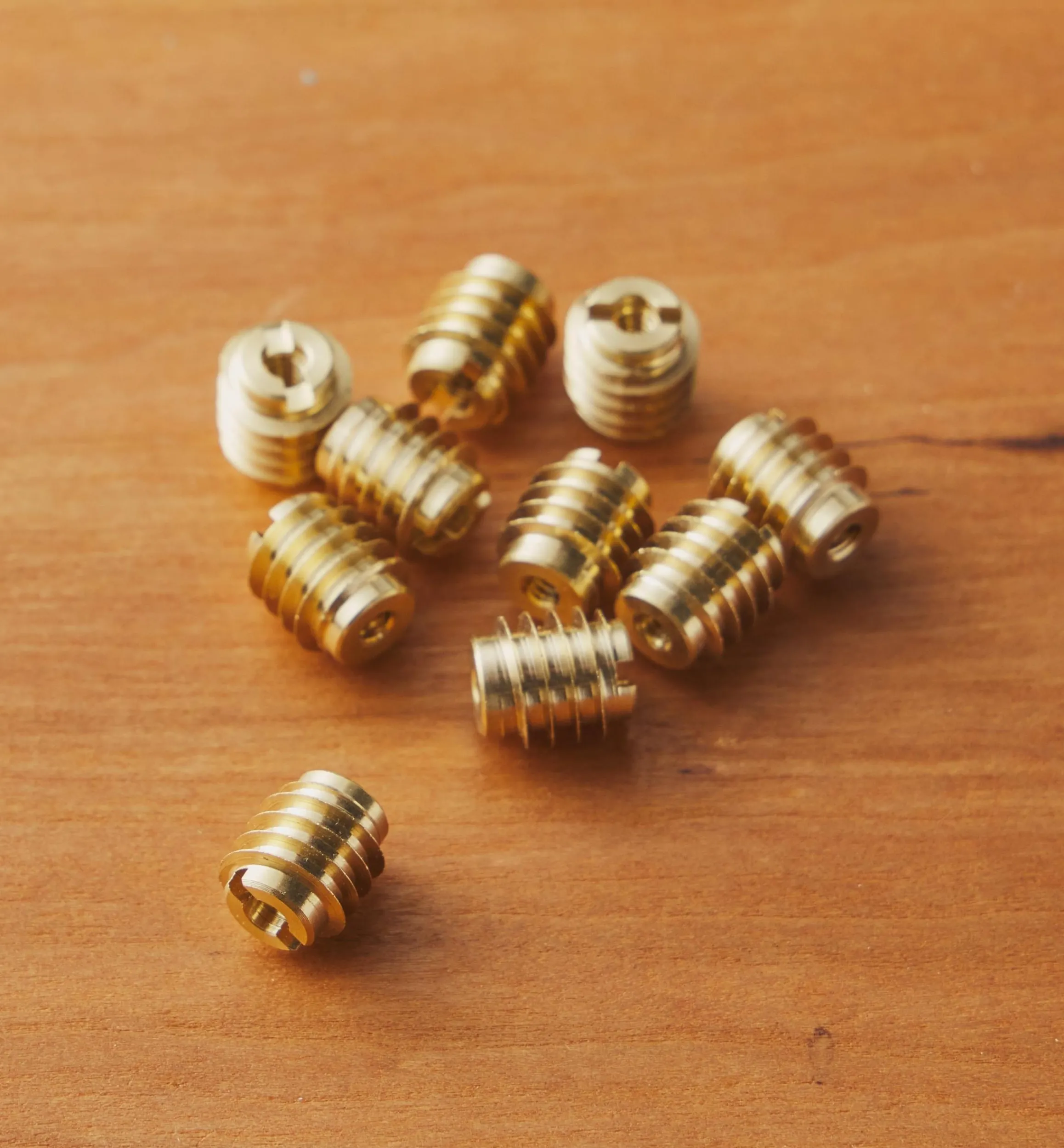 Lee Valley Fasteners>4-40 Brass Knife-Edge Insert Nuts