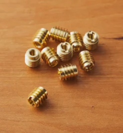 Lee Valley Fasteners>8-32 Brass Knife-Edge Insert Nuts