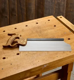 Lee Valley Saws>Bad Axe Left-Hand No. 9 Precision Tenon Saw