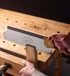 Lee Valley Saws>Bad Axe Right-Hand No. 9 Precision Tenon Saw