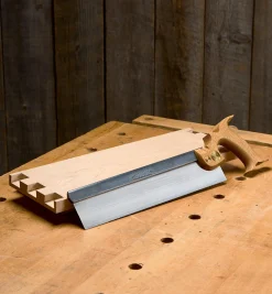Lee Valley Saws>Bad Axe Stiletto Dovetail Saw
