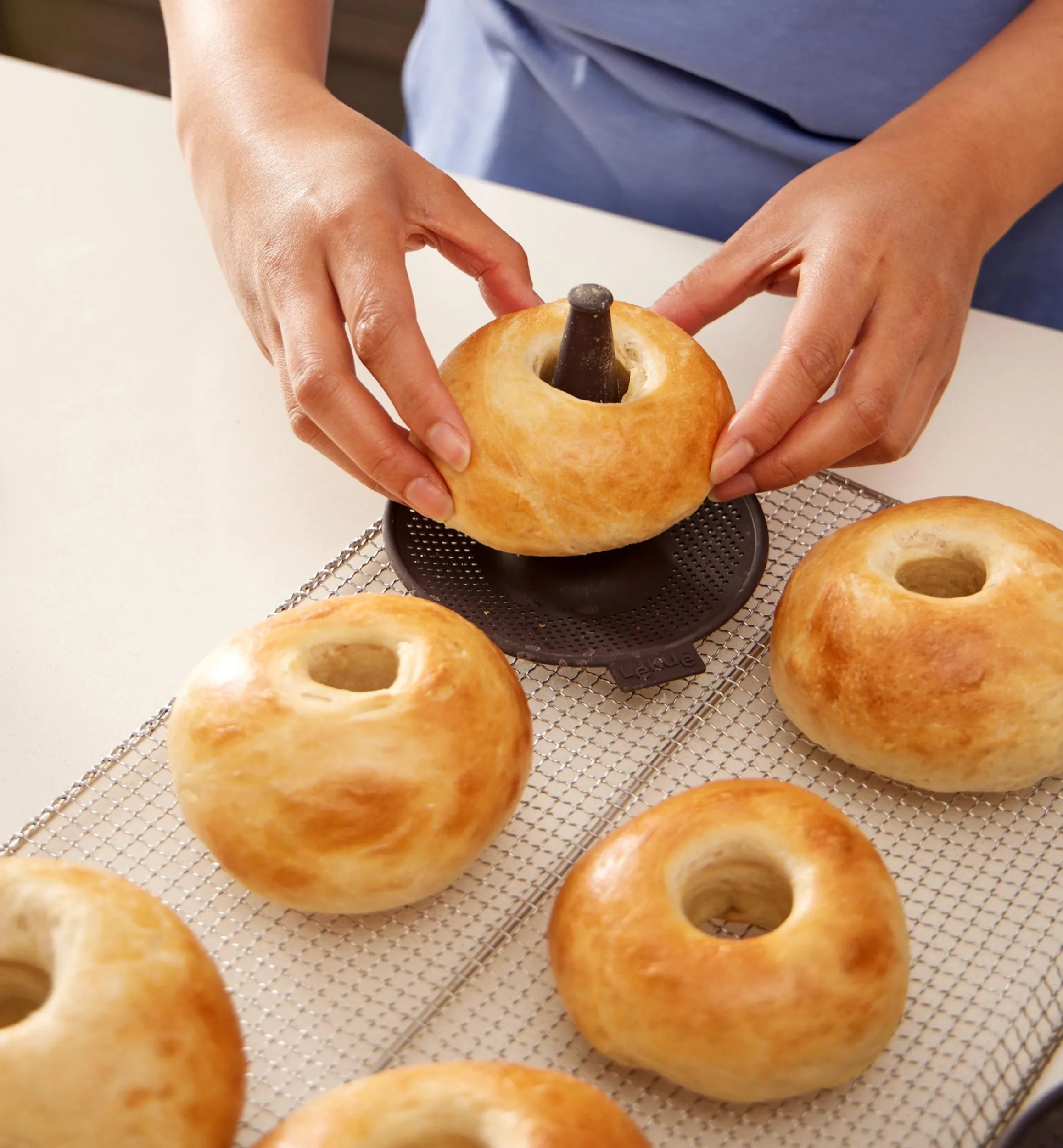 Lee Valley Bakeware>Bagel Making Set