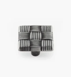 Lee Valley Knobs>Belwith Hickory Square Knob