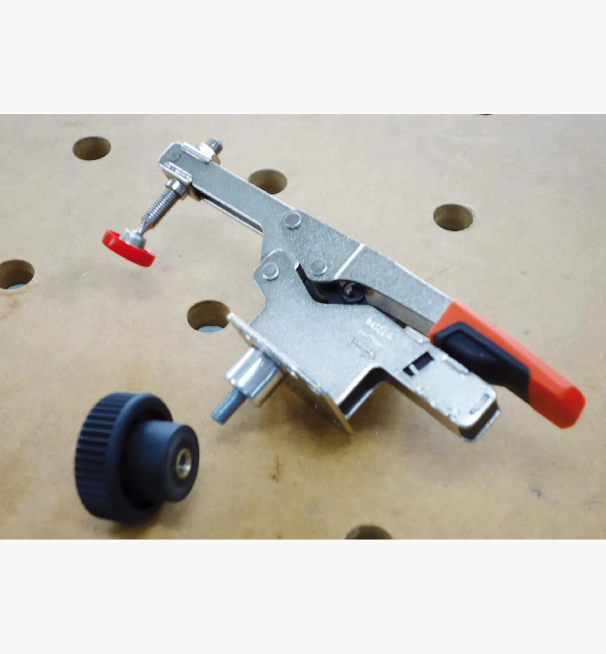 Lee Valley Hand Tools>Bessey Auto-Adjust Toggle Clamp MFT Adapter