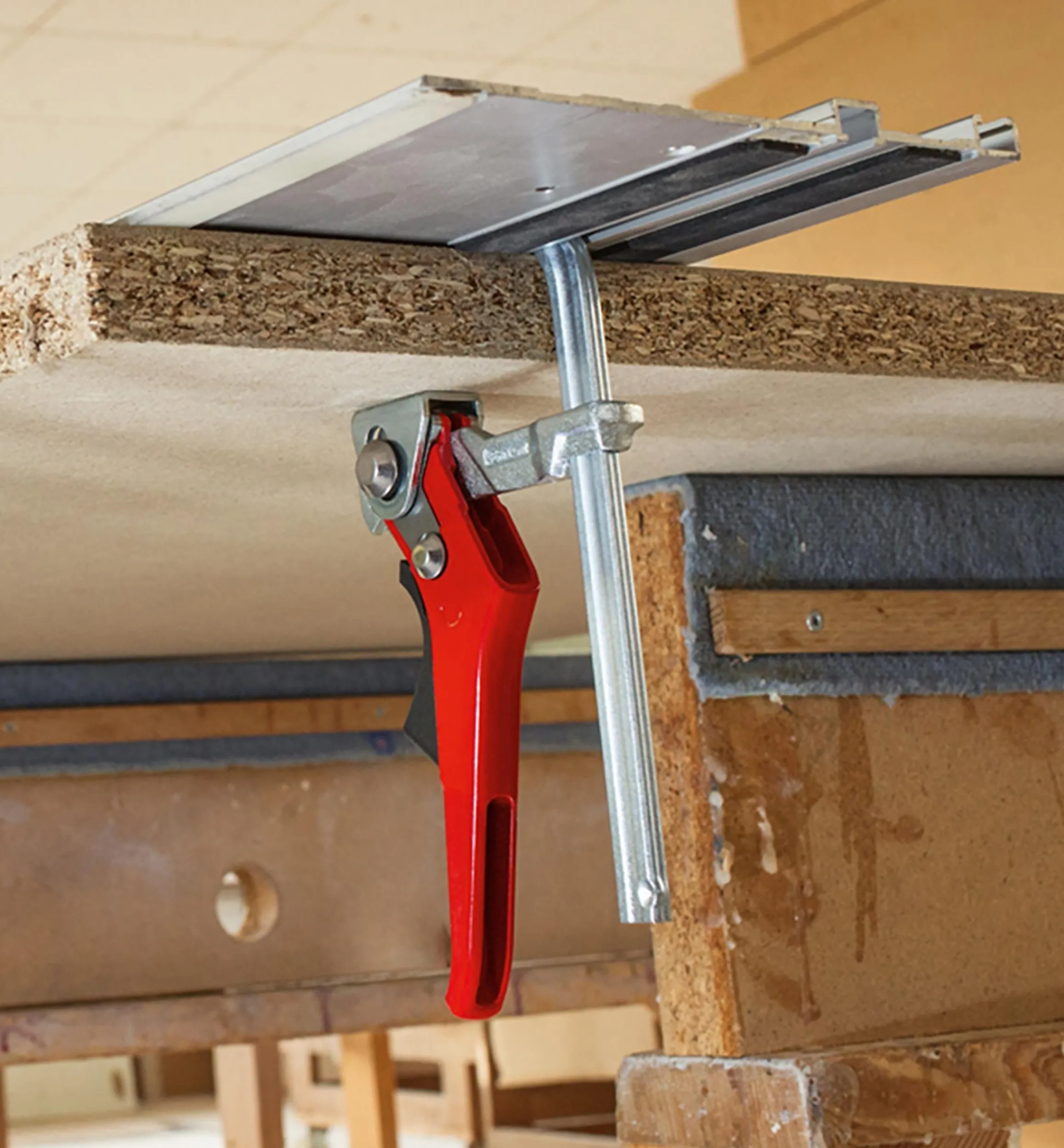 Lee Valley Hand Tools>Bessey Ratcheting Track Clamp