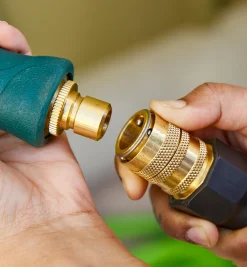 Lee Valley Hoses & Accessories>Brass Quick Connect Set With Water Stop