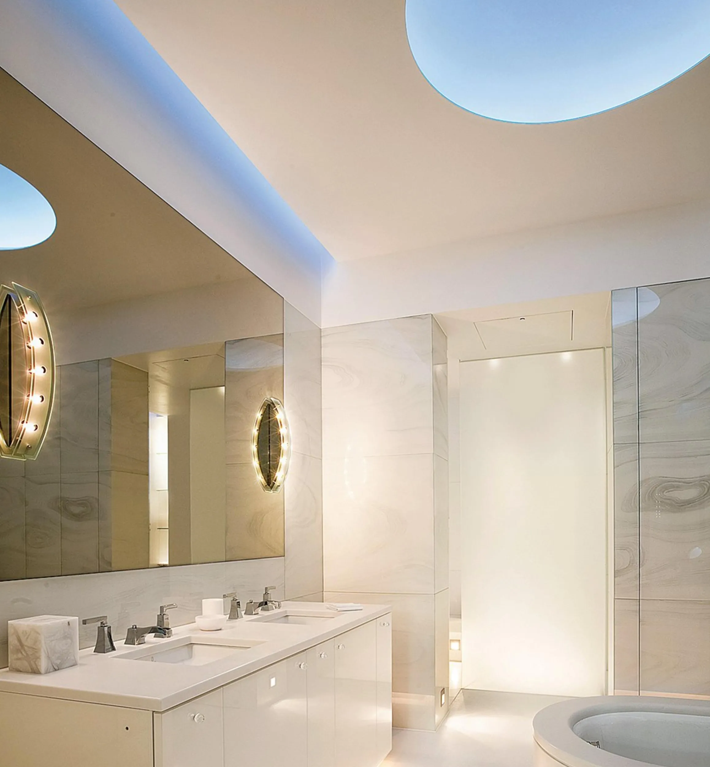 Lee Valley Lighting>Color-Controlled (RGB) LED Tape Lighting Kits (12V)