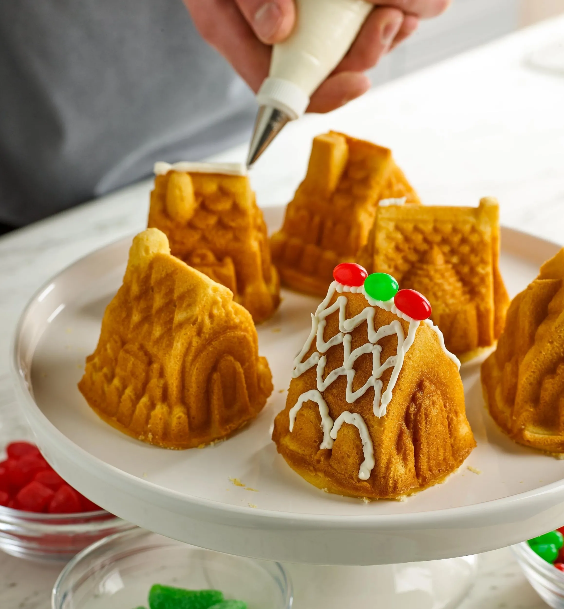 Lee Valley Bakeware>Cozy Village Pan