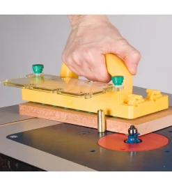 Lee Valley Safety>Deflector/Connector For GRR-Rip Block And GRR-Ripper System