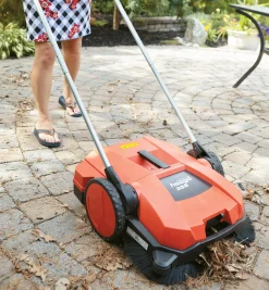 Lee Valley Home Maintenance>Dual Brush Sweeper