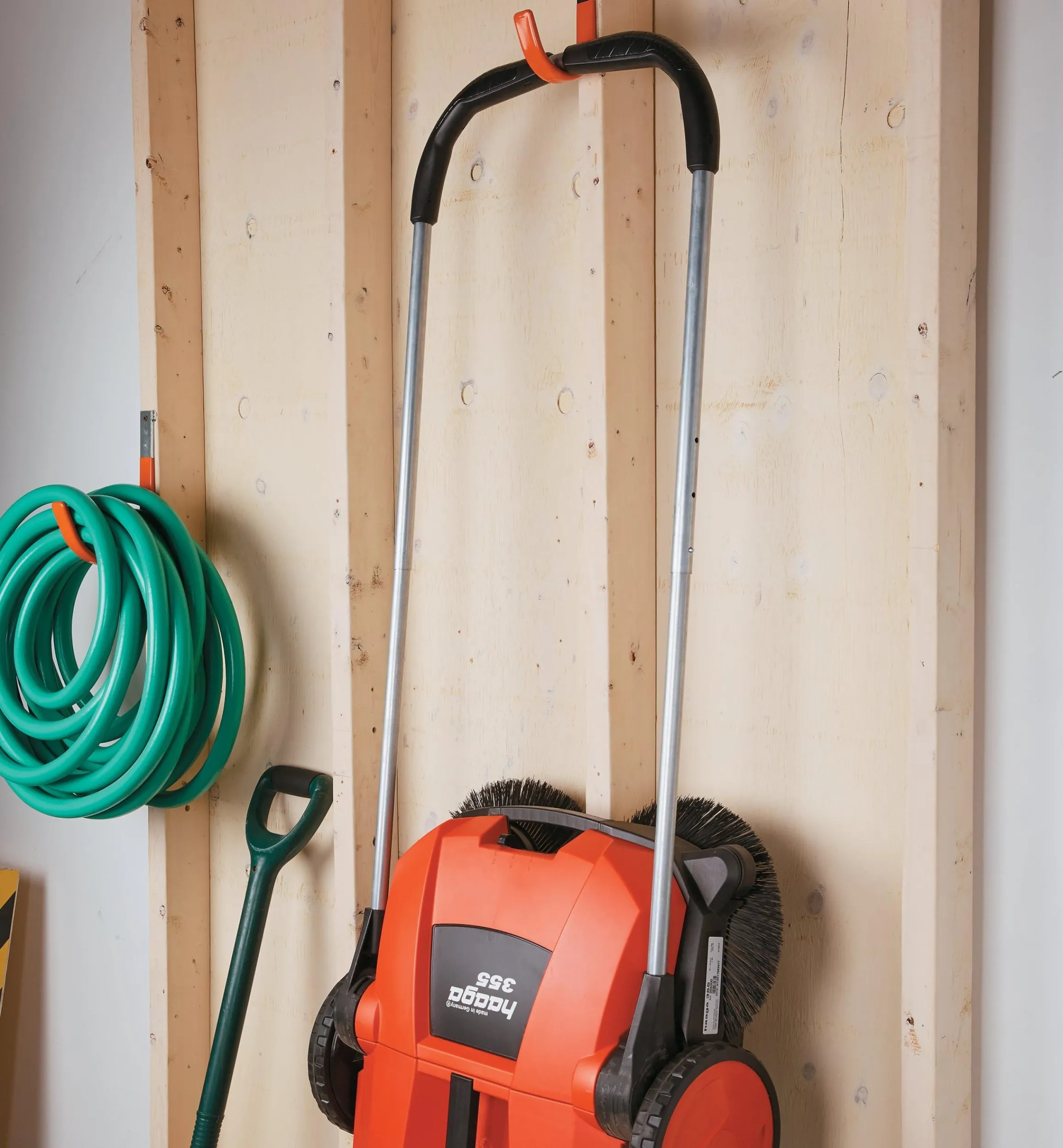 Lee Valley Home Maintenance>Dual Brush Sweeper