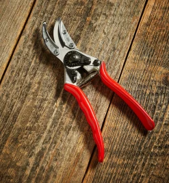 Lee Valley Pruners>Felco #100 Cut-&-Hold Pruner