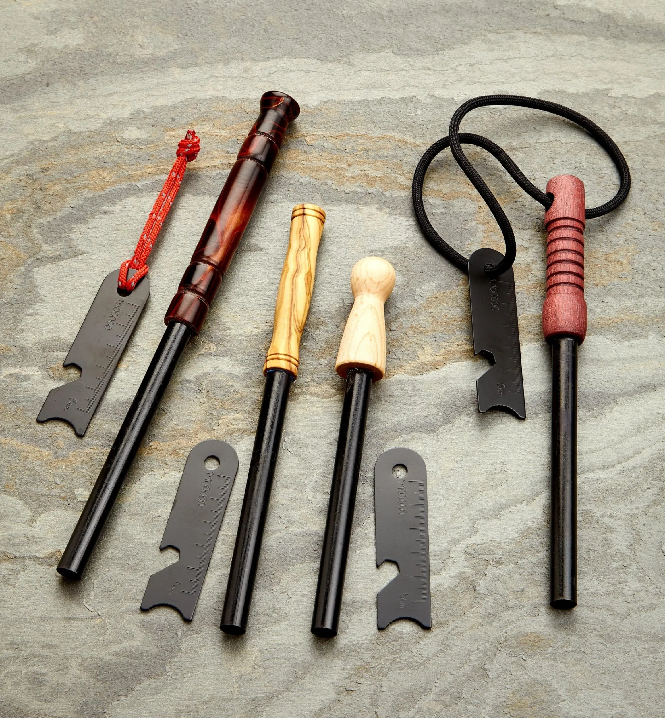 Lee Valley Outdoor Recreation>Firestarter Rod With Multi-Tool Striker