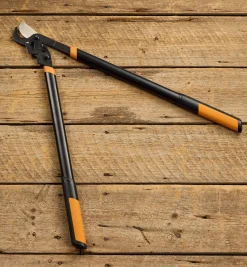 Lee Valley Garden Care>Fiskars 32" PowerGear2 Loppers, 2" Capacity