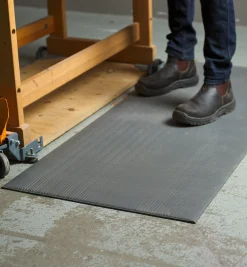 Lee Valley Workshop>Foam-Cell Anti-Fatigue Bench Mat
