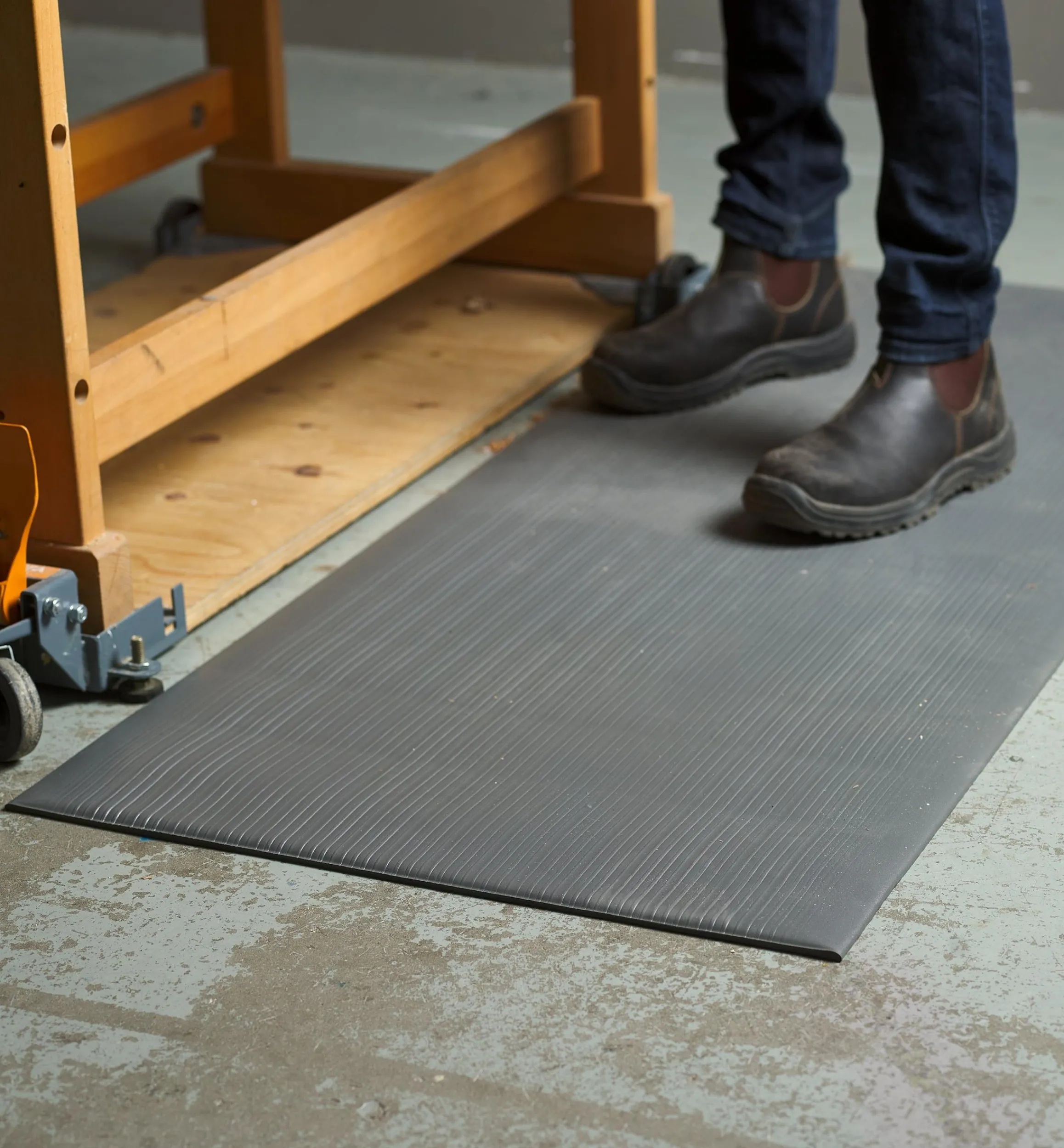 Lee Valley Workshop>Foam-Cell Anti-Fatigue Bench Mat