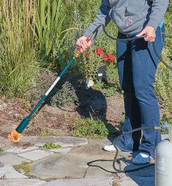 Lee Valley Weeding>Giant Weed Torch
