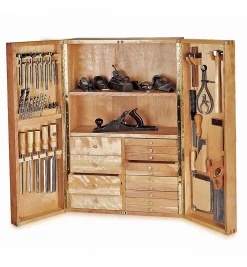 Lee Valley Plans>Hanging Tool Cabinet Plan