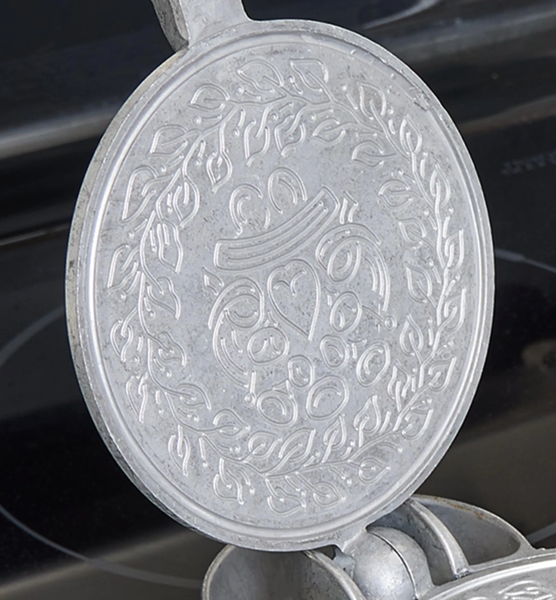 Lee Valley Cookware>Krumkake & Pizzelle Iron