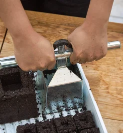 Lee Valley Seed Starting><noscript><img width=