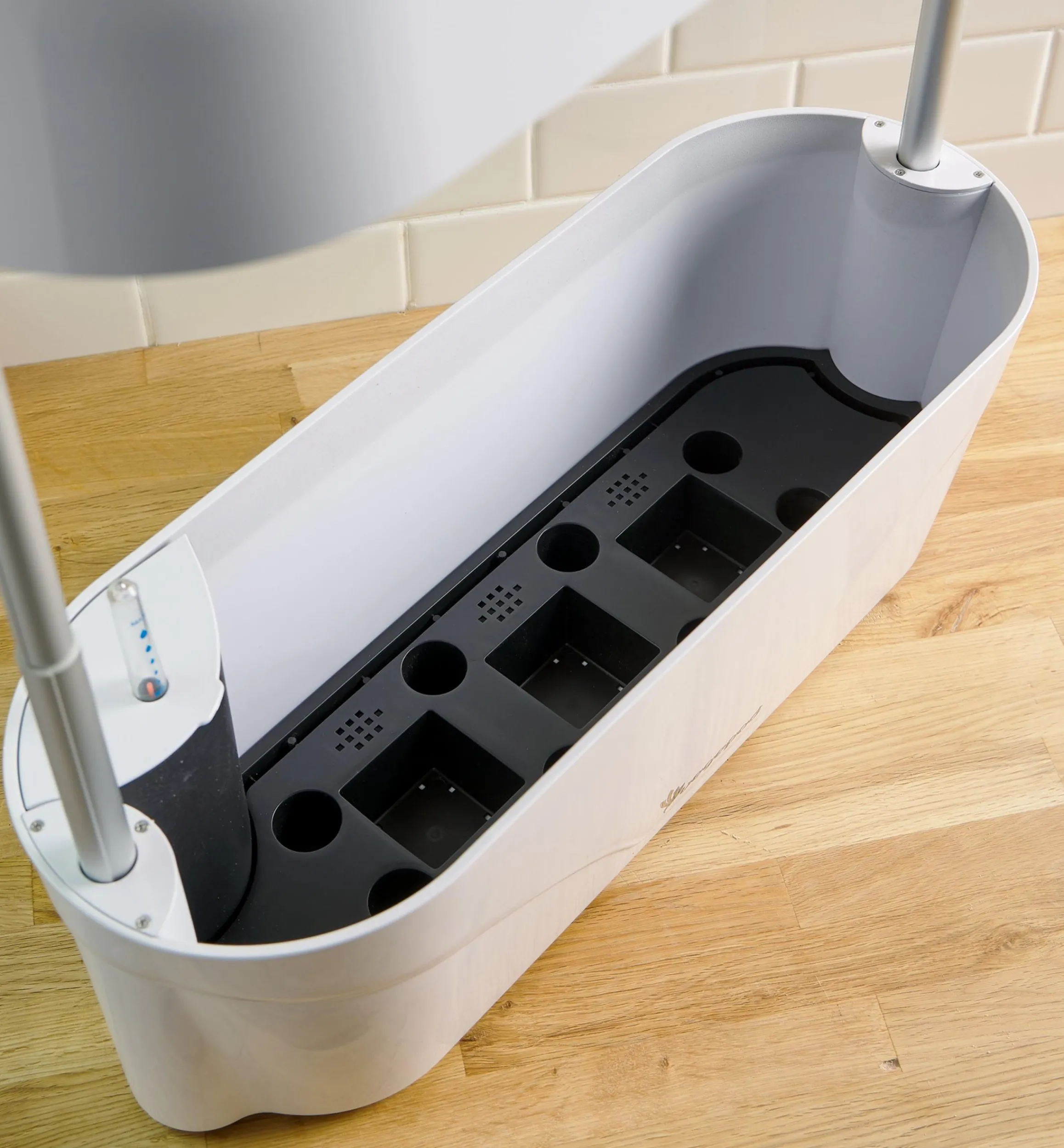 Lee Valley Grow Lights>LED Grow Light & Planter