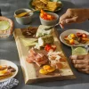 Lee Valley Supplies>Make It Yourself Live-Edge Charcuterie Board Kit