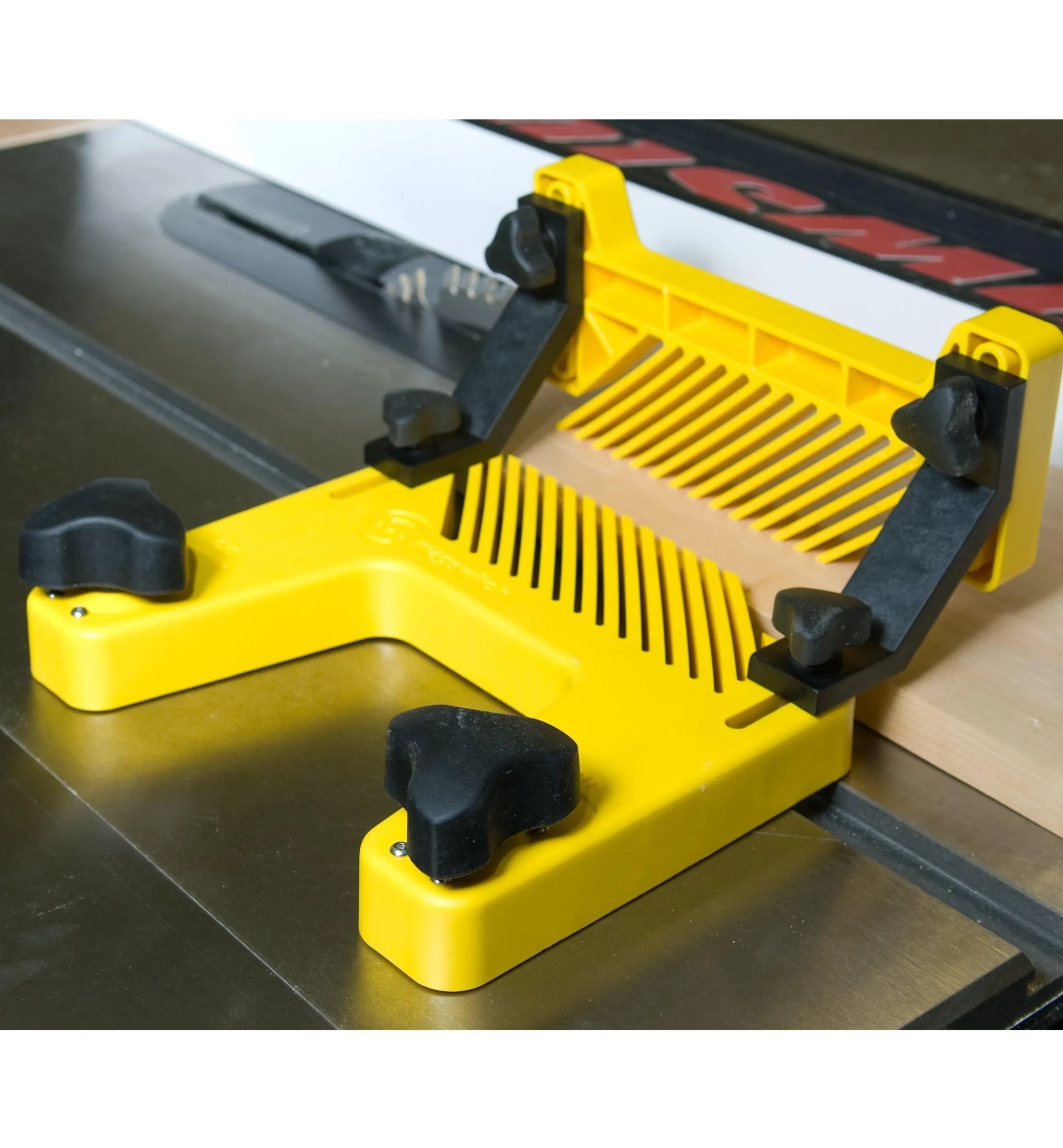 Lee Valley Safety>MagSwitch Magnetic Featherboard