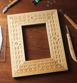 Lee Valley Supplies>Make It Yourself Chip Carving A Picture Frame Kit