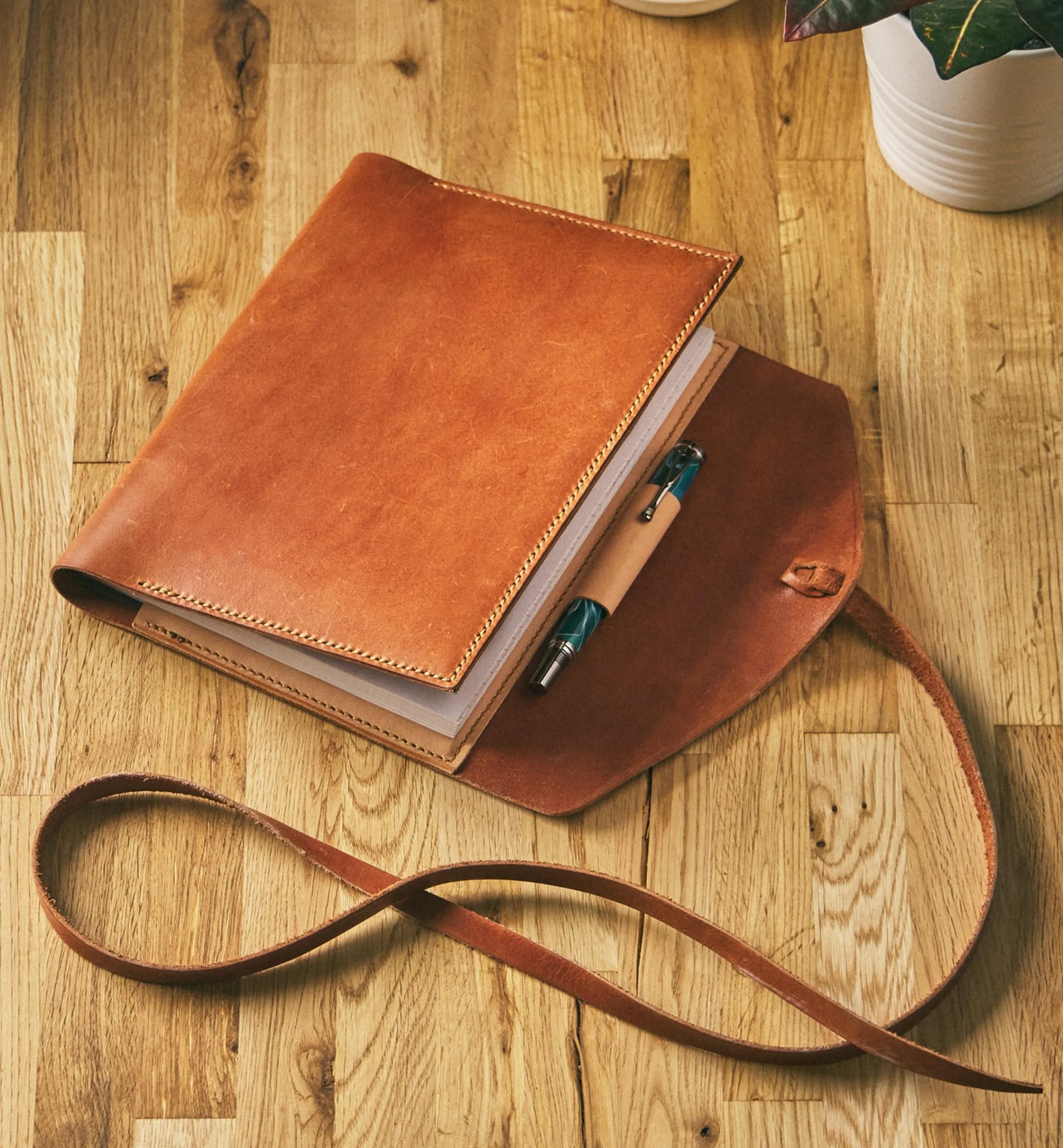 Lee Valley Supplies>Make It Yourself Leather Journal Cover Kit