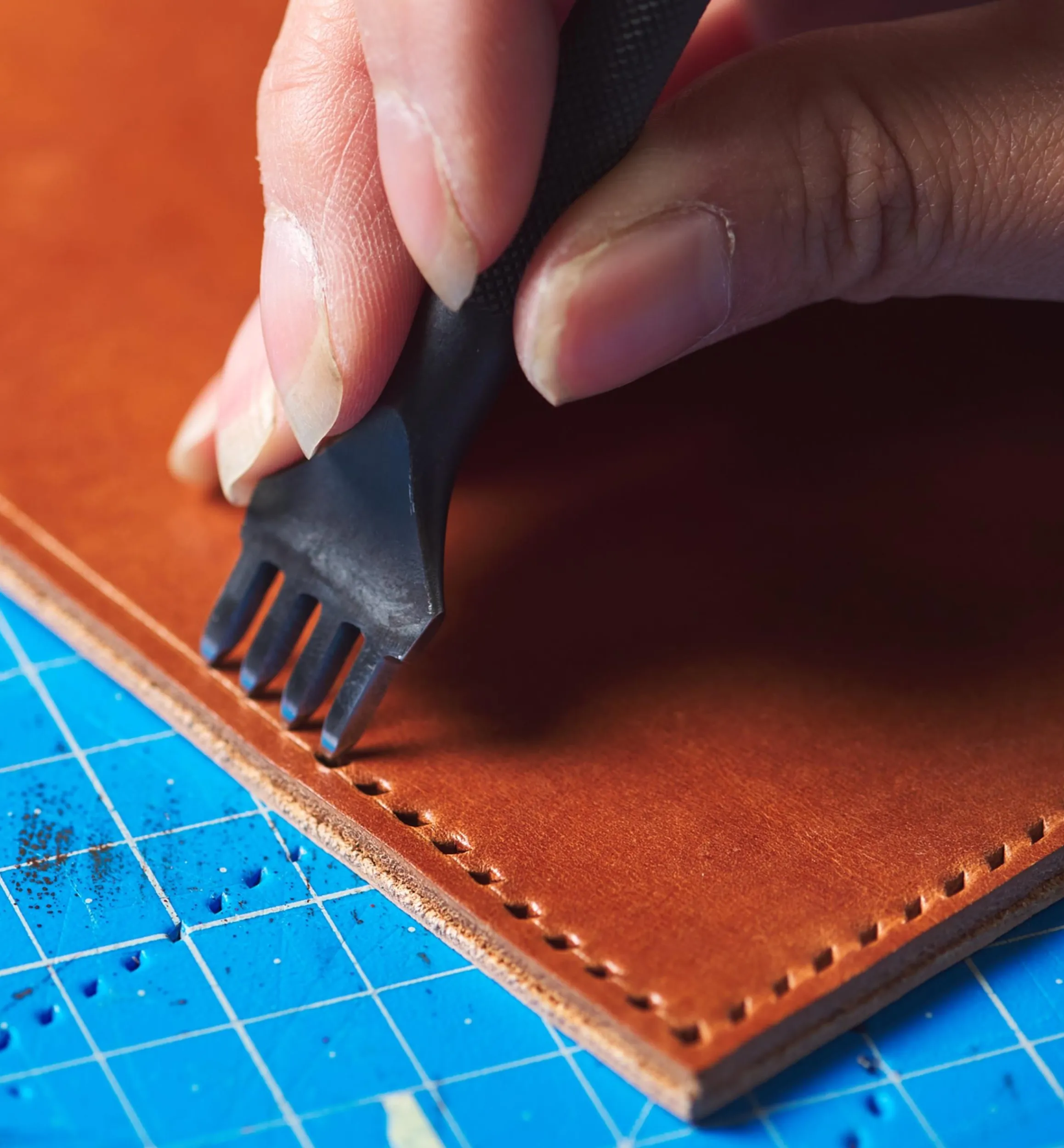 Lee Valley Supplies>Make It Yourself Leather Journal Cover Kit