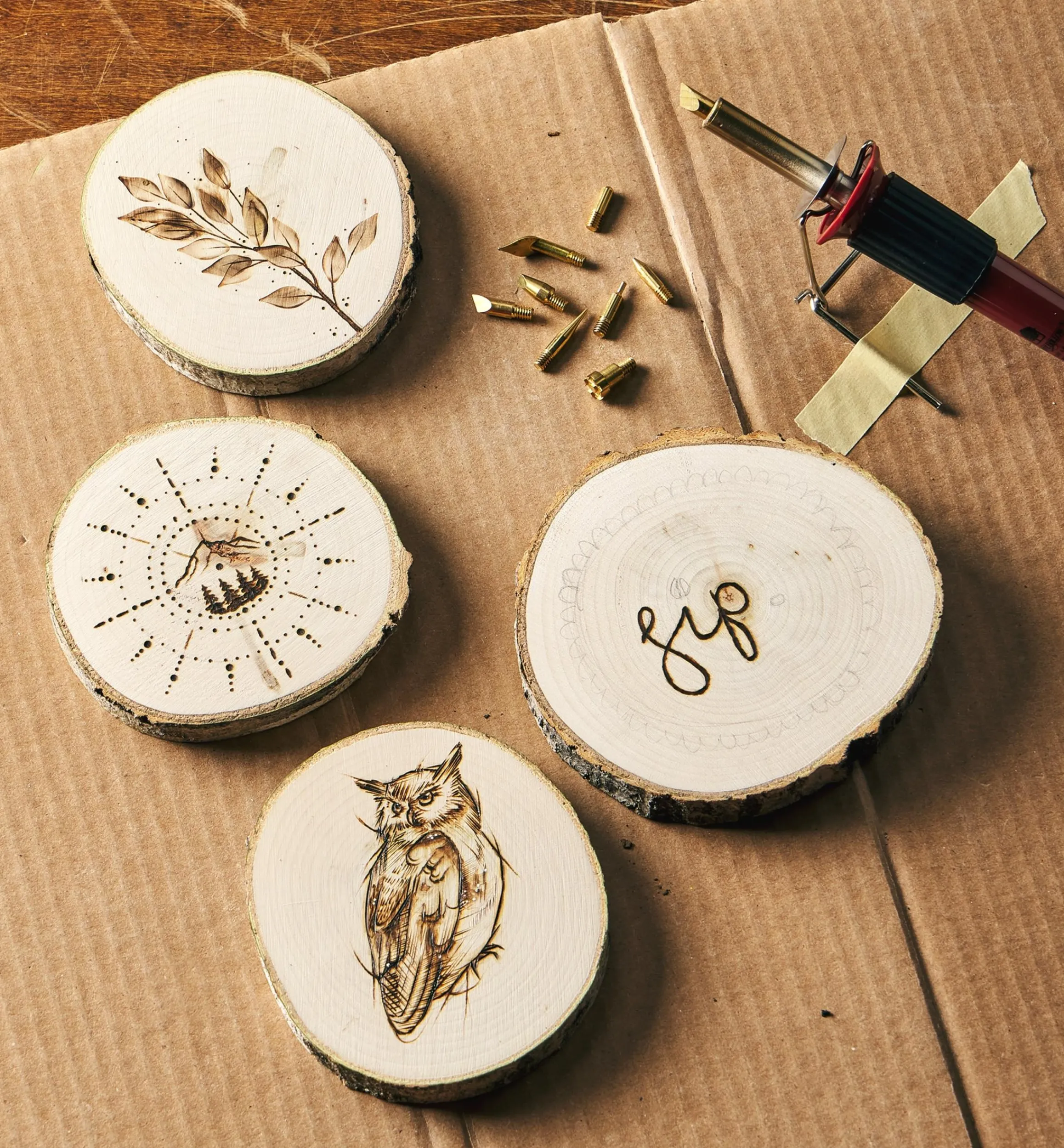 Lee Valley Supplies>Make It Yourself Pyrography Clock & Coasters Kit