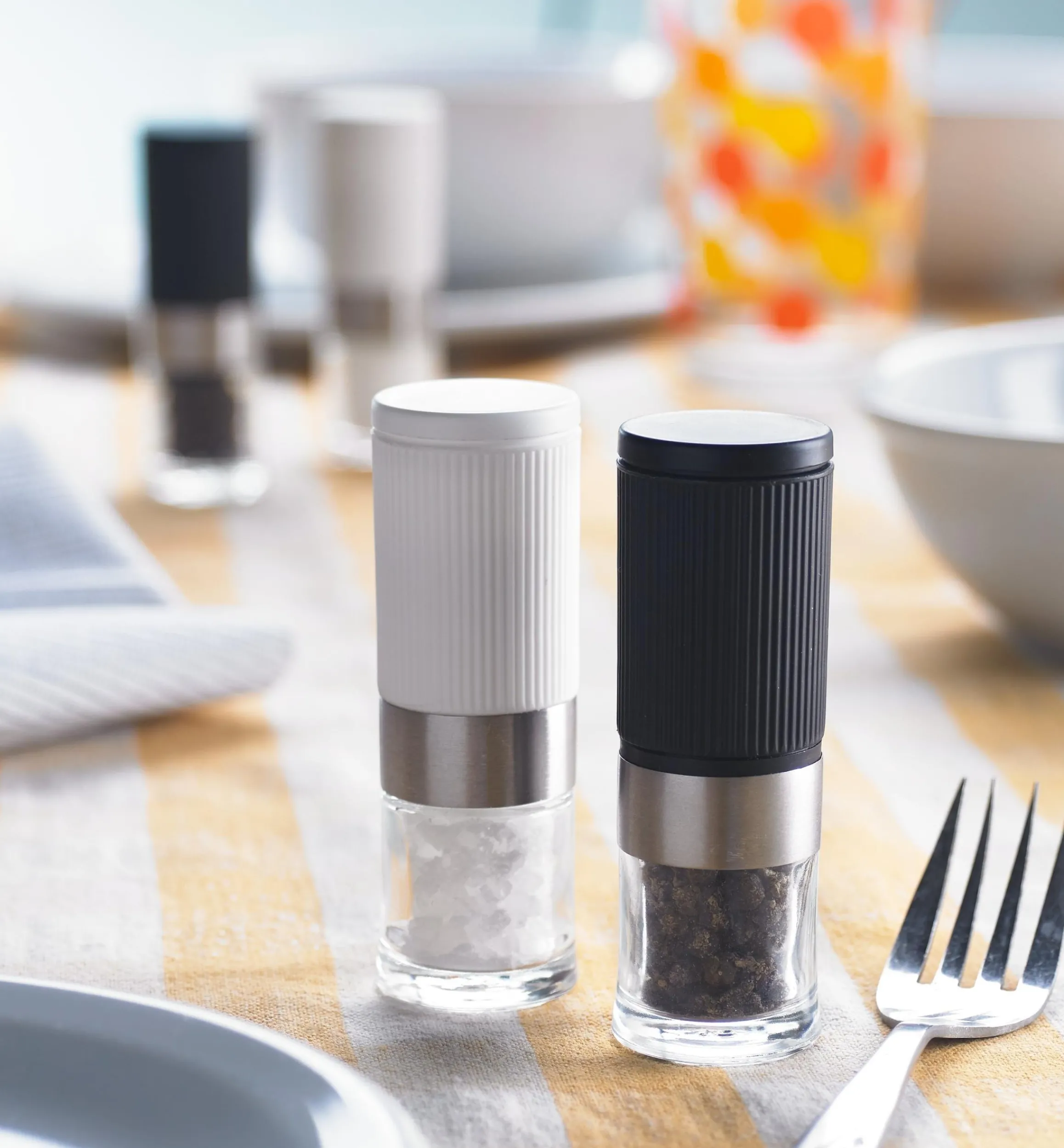 Lee Valley Kitchen Tools>Mini Salt & Pepper Grinders