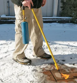 Lee Valley Weeding><noscript><img width=