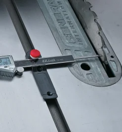 Lee Valley Marking & Measuring>Miter Slot Caliper Holder