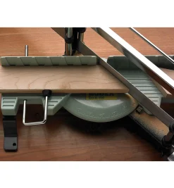 Lee Valley Saws>Nobex Economical Miter Box
