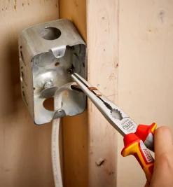 Lee Valley Hand Tools>NWS Insulated (1000V) Straight & Offset Needle-Nose Pliers