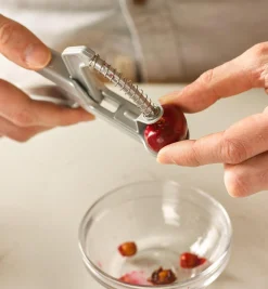 Lee Valley Kitchen Tools><noscript><img width=