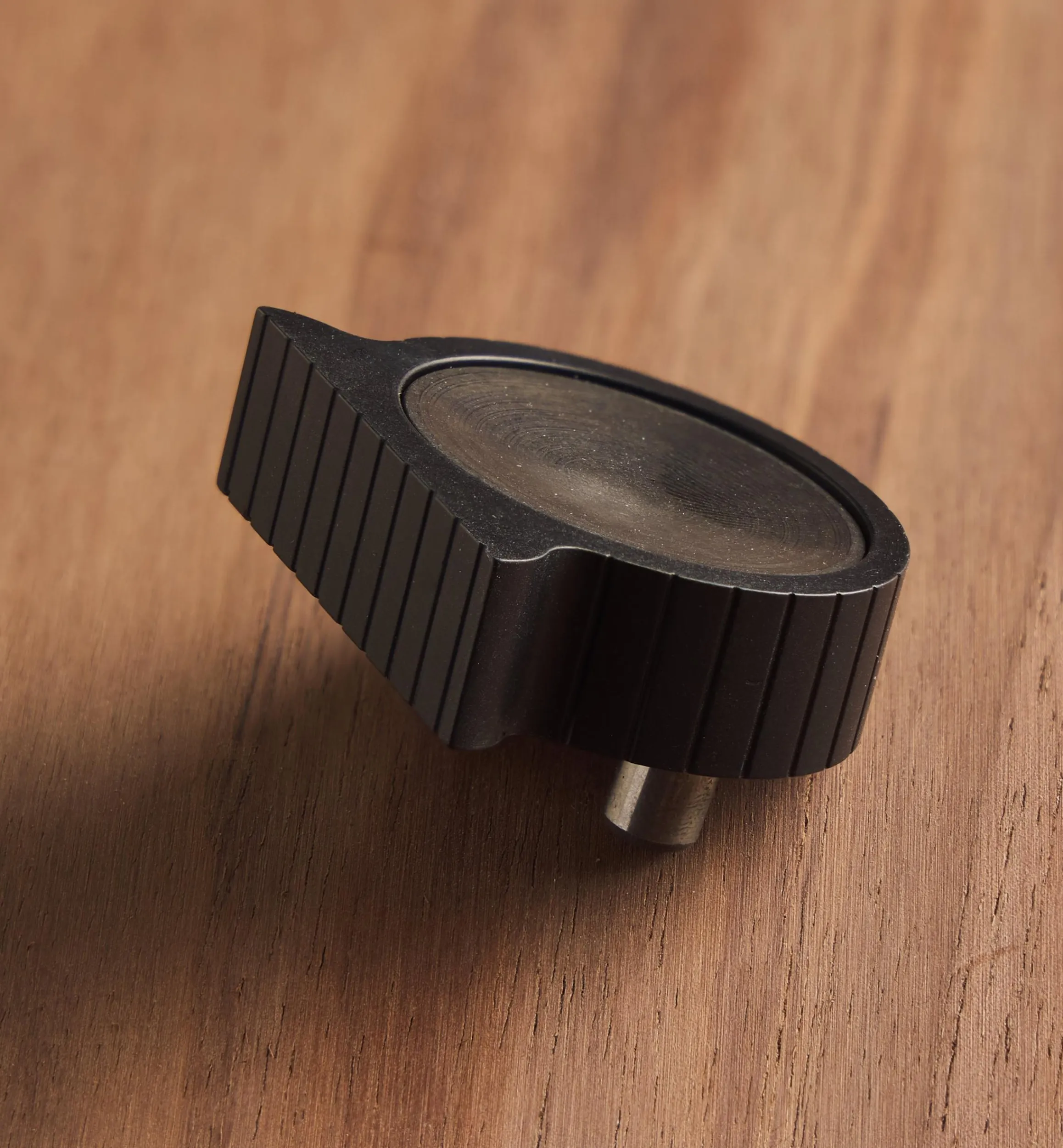 Lee Valley Workshop>Optional Pivoting Jaw For Veritas Inset Vise