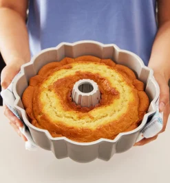 Lee Valley Bakeware>Original Bundt Pan