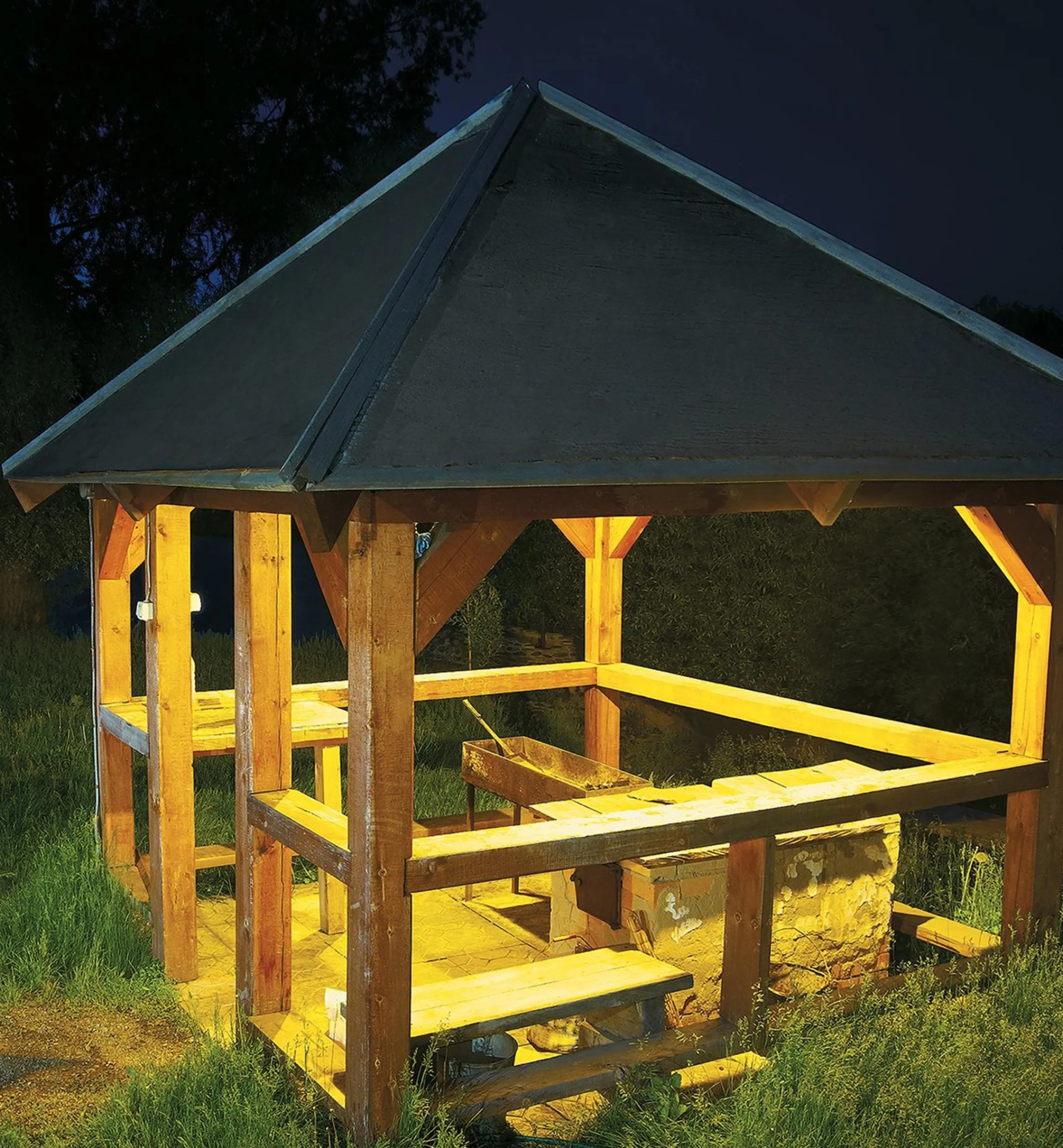 Lee Valley Lighting>Outdoor/Wet Location White LED Tape Light Kits (12V)