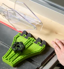 Lee Valley Safety>Portable Saw Featherboard