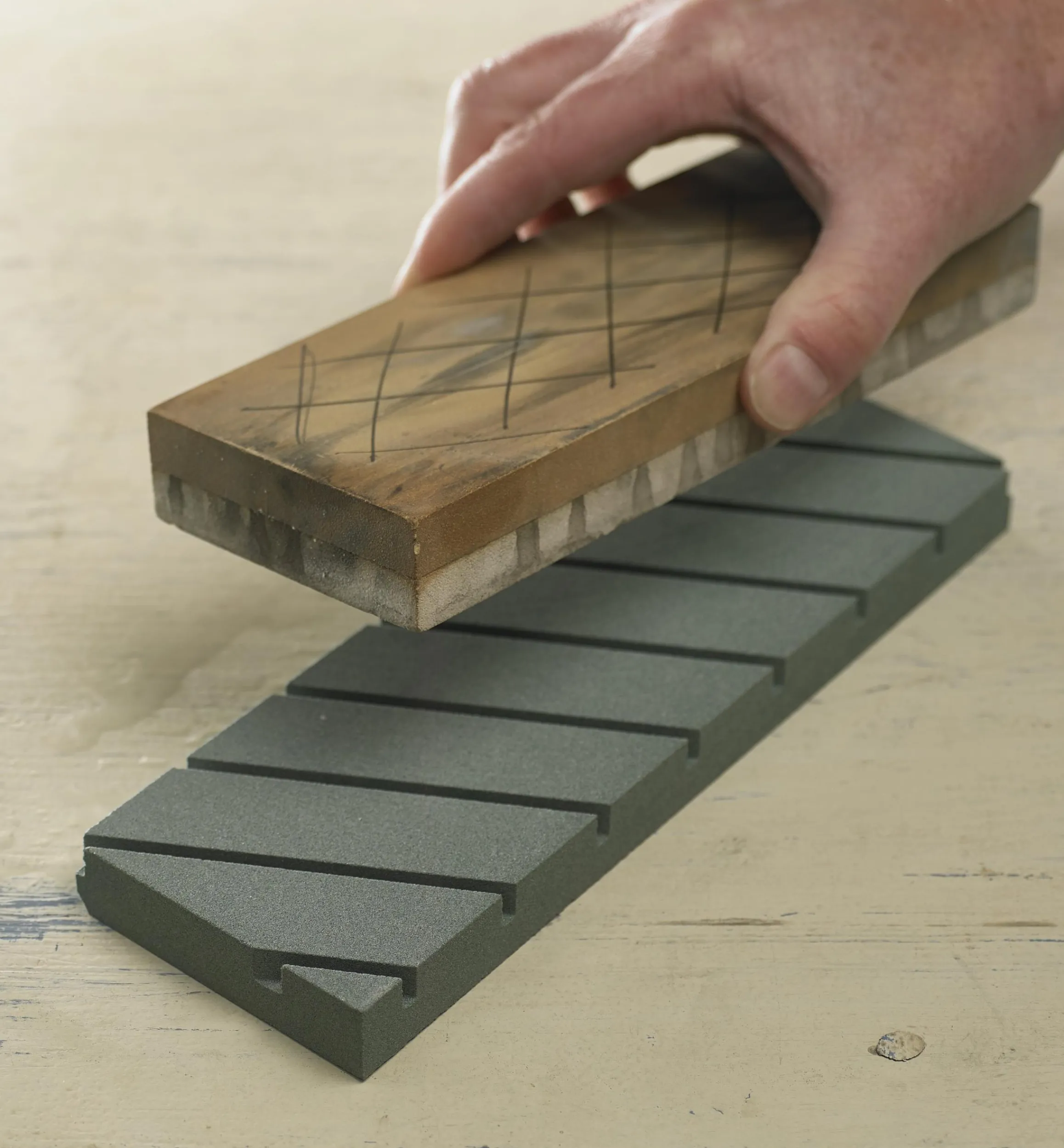 Lee Valley Sharpening>Pride Abrasive Truing Stone For Water Stones