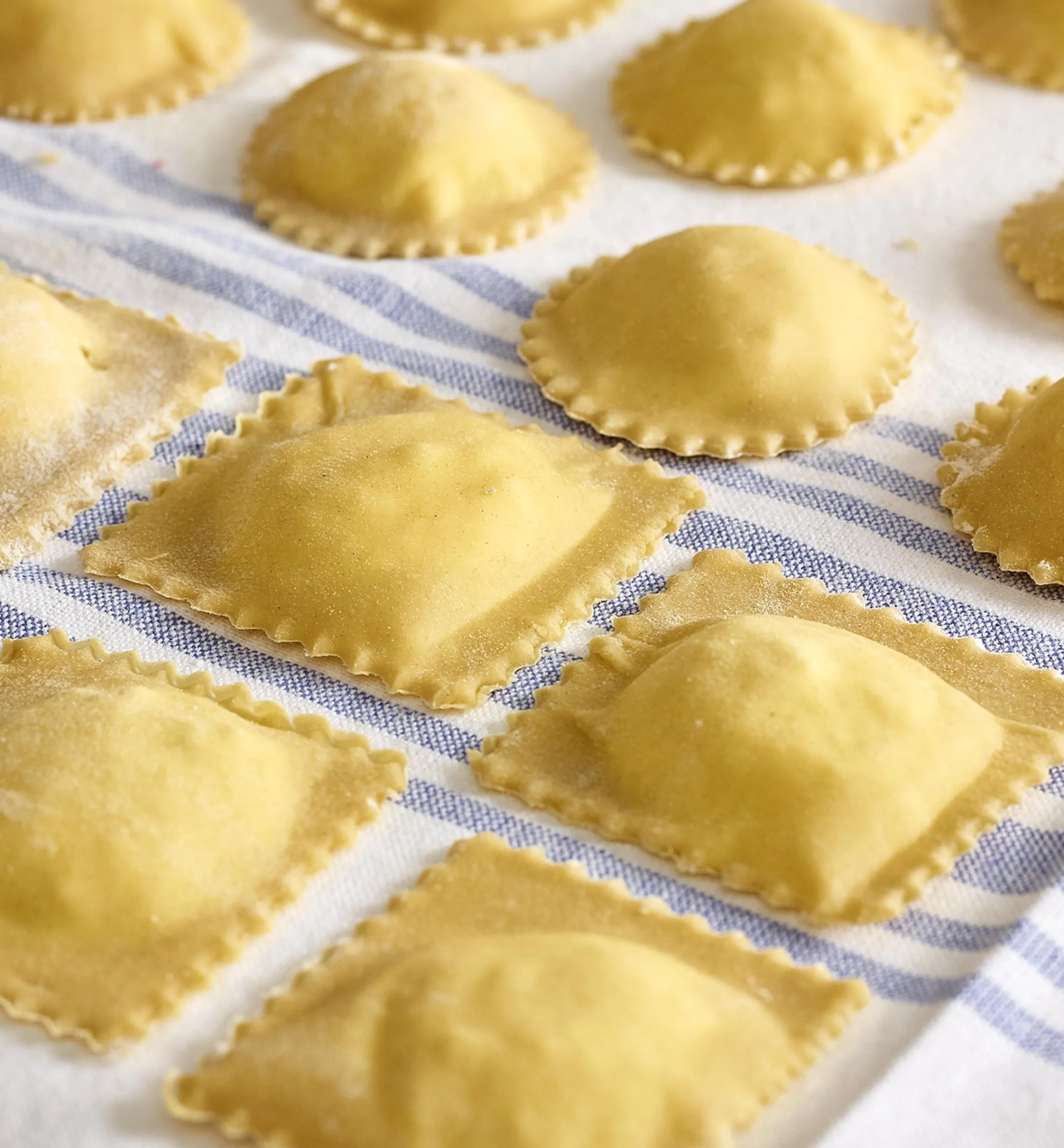 Lee Valley Pasta Making>Ravioli Stamp Set