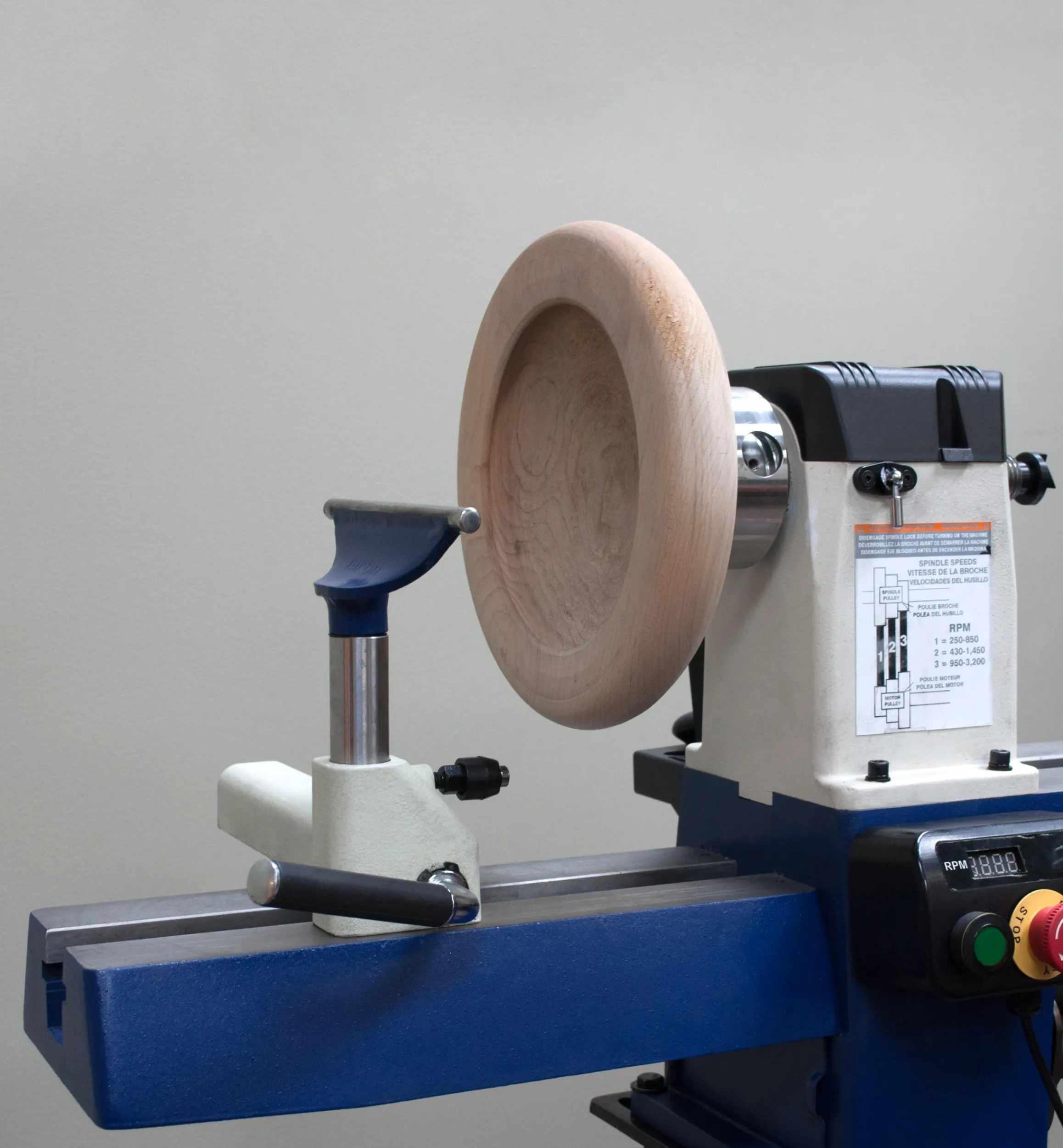 Lee Valley Power Tools>Rikon 12" × 16 1/2" Midi Lathe (70-150VSR)