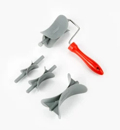 Lee Valley Pastry Tools>Rolling Circle Cutter