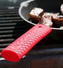 Lee Valley Cookware>Silicone Cast-Iron Handle Grip