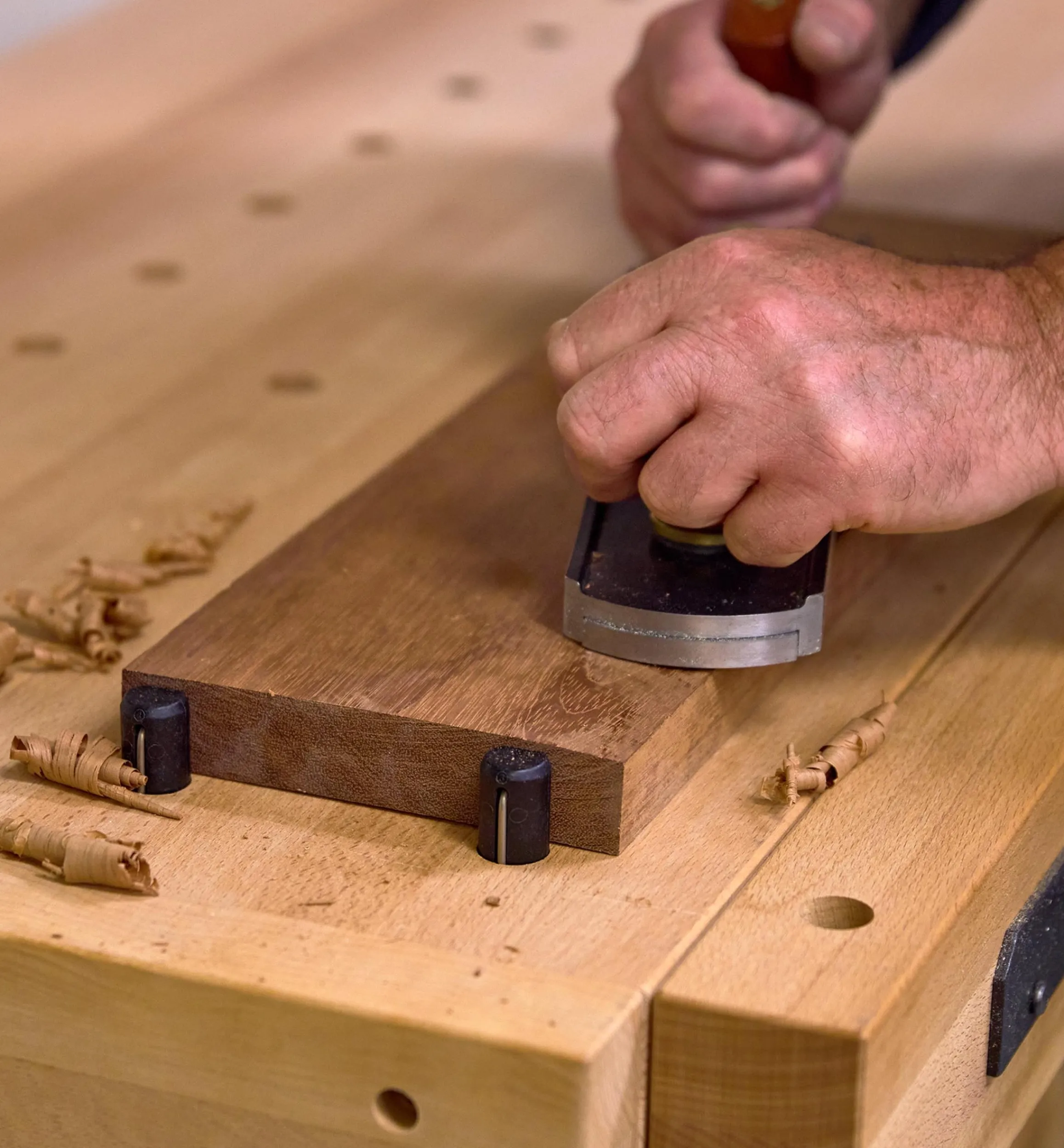 Lee Valley Workshop>Sjöbergs Scandi 1825 Workbench & Storage Module