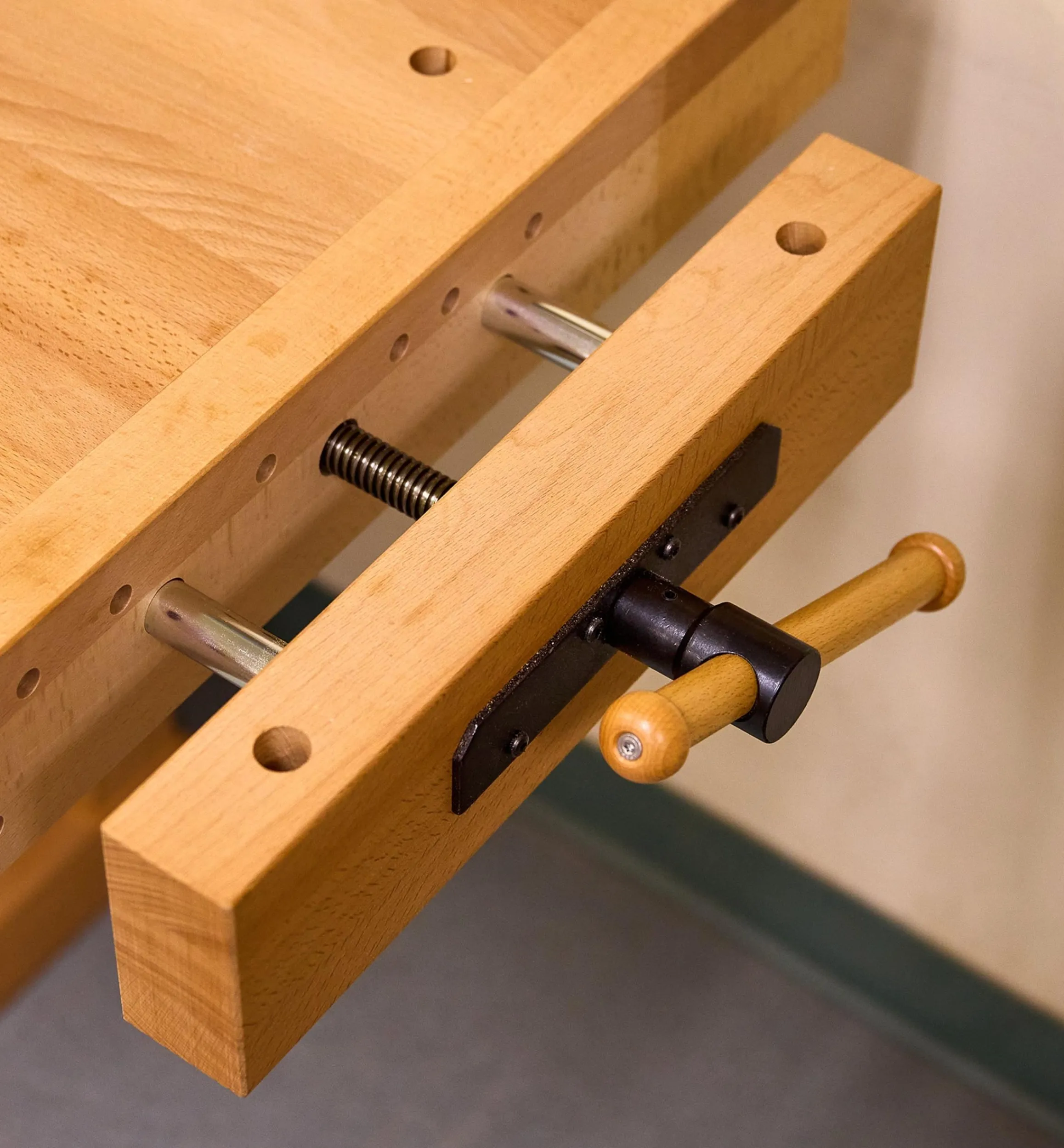 Lee Valley Workshop>Sjöbergs Scandi 1825 Workbench & Storage Module