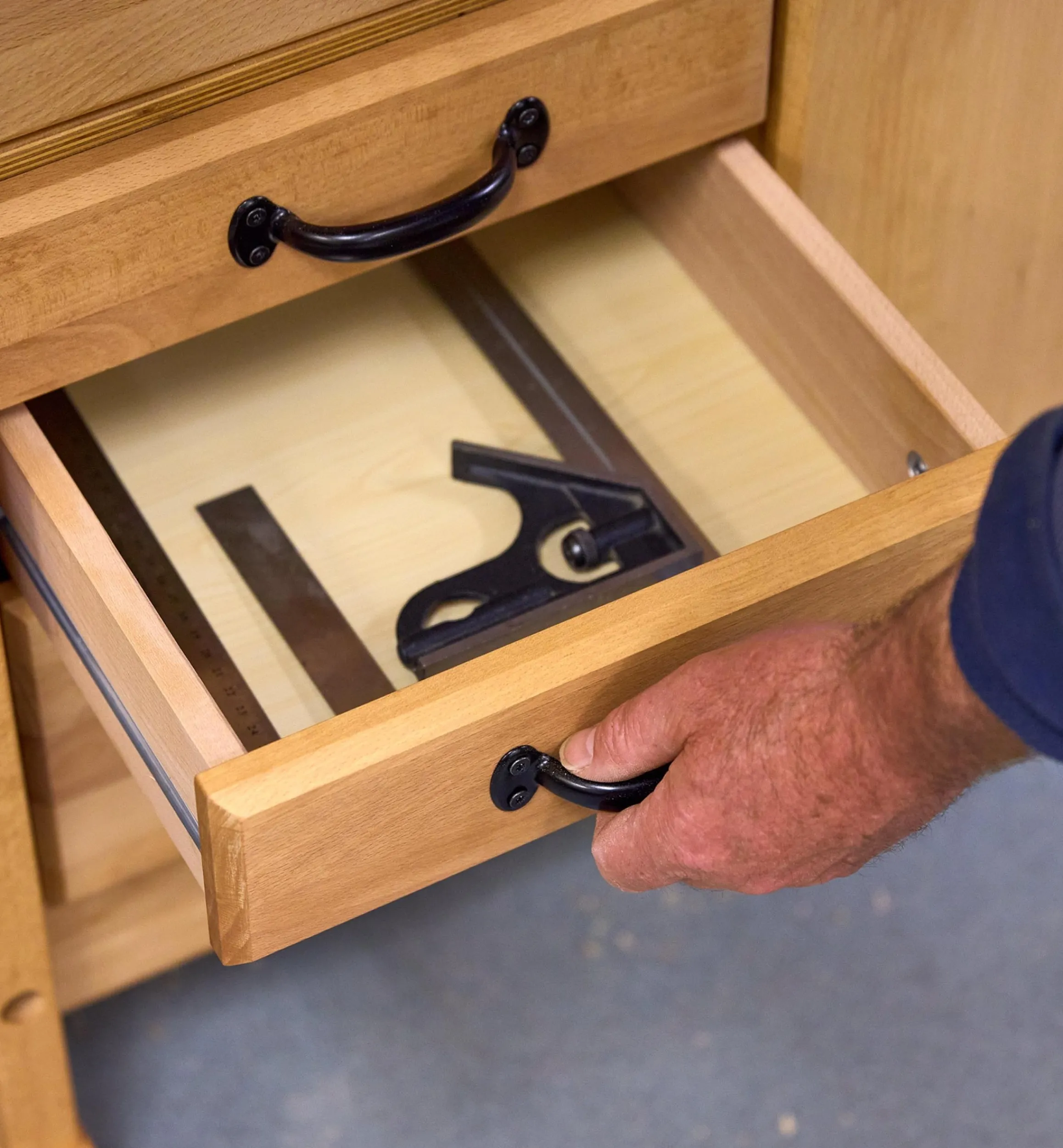 Lee Valley Workshop>Sjöbergs Scandi 1825 Workbench & Storage Module