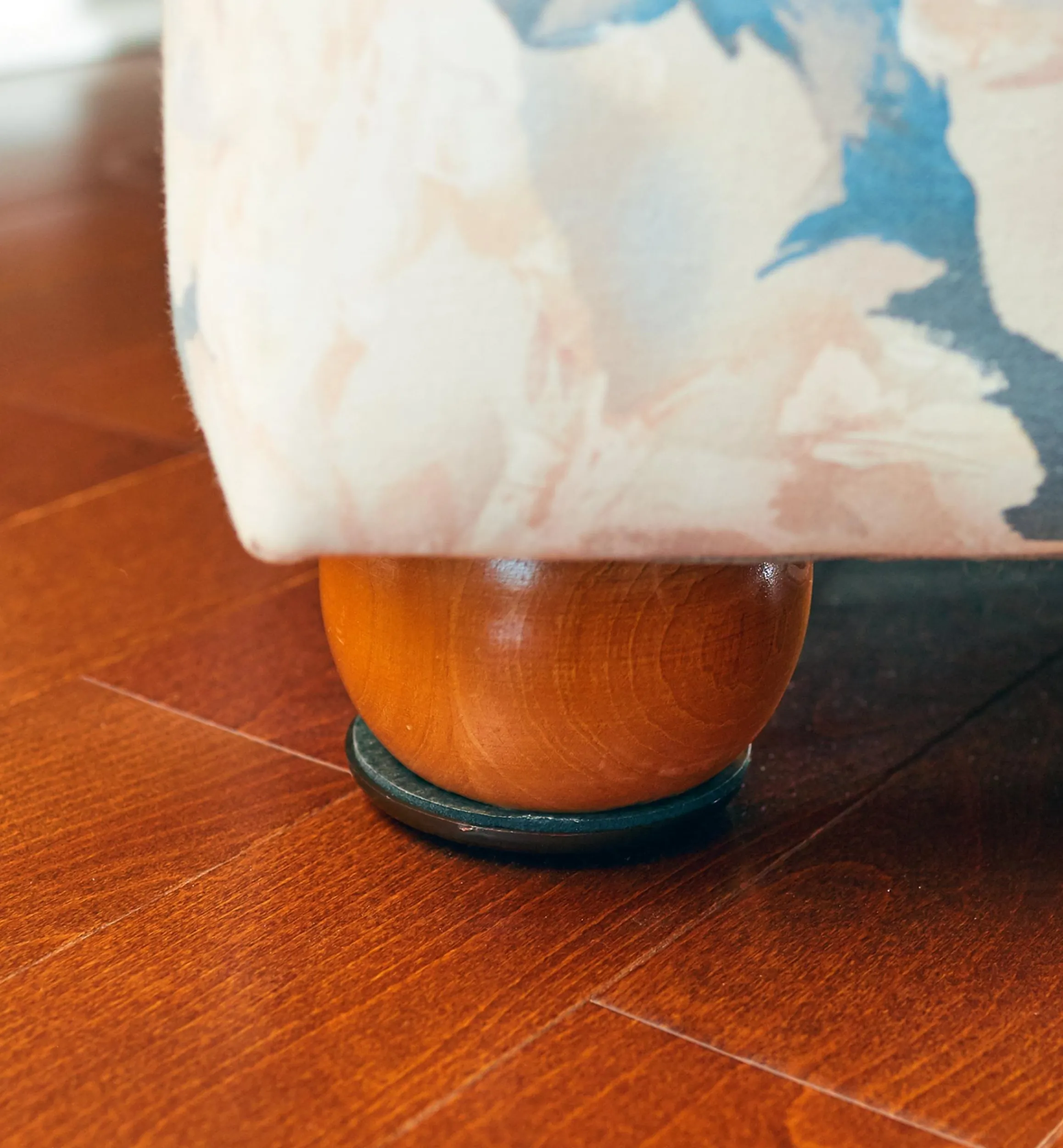 Lee Valley Glides>Slipstick Furniture Grippers, Chocolate Color